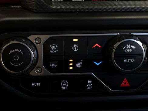 Used 2022 Jeep Wrangler Unlimited Rubicon w/ LED Lighting Group image 32