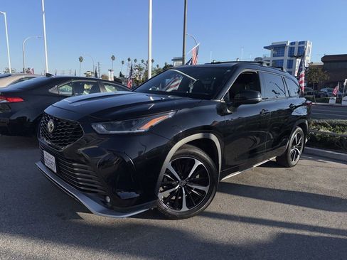 Used 2022 Toyota Highlander XSE image 8