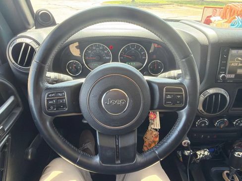 Used 2014 Jeep Wrangler Unlimited Sport AWD/4WD image 15