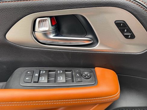 New 2026 Chrysler Pacifica Pinnacle image 11