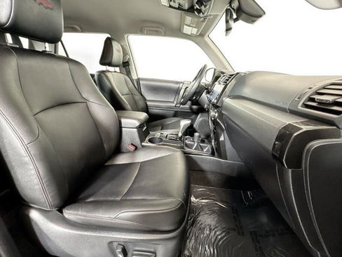 Used 2024 Toyota 4Runner TRD Off-Road Premium image 8