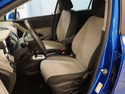 Used 2016 Chevrolet Trax LS FWD image 3