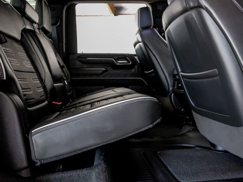 Used 2024 GMC Sierra 2500 AT4X image 34