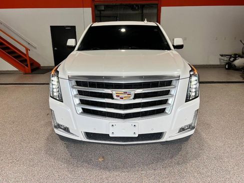 Used 2016 Cadillac Escalade Luxury image 10