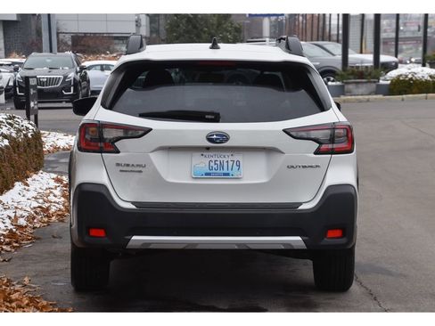 Used 2023 Subaru Outback Limited image 5