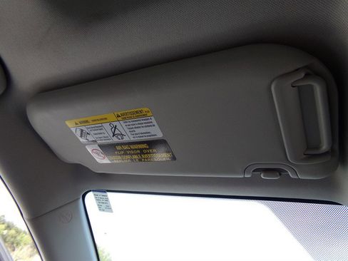 Used 2022 Toyota RAV4 XLE w/ Convenience Package image 38