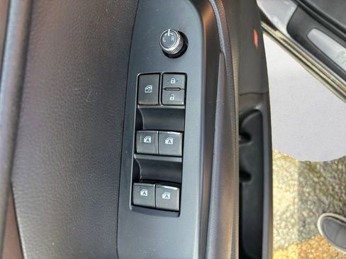 Used 2019 Toyota Highlander Limited Platinum AWD/4WD image 17