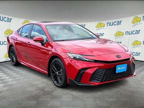 Used 2026 Toyota Camry SE w/ Convenience Package image 1