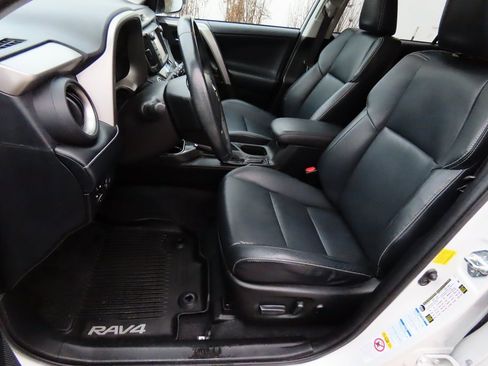 Used 2016 Toyota RAV4 Limited image 39