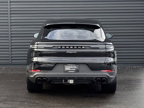Certified 2025 Porsche Cayenne Coupe image 6