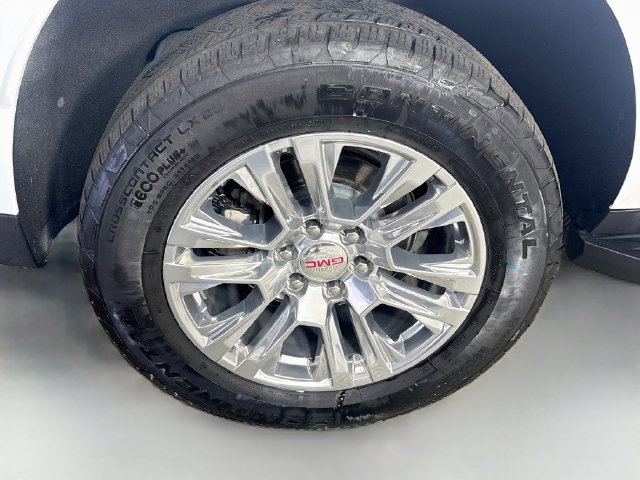 Used 2025 GMC Yukon XL Denali RWD image 32