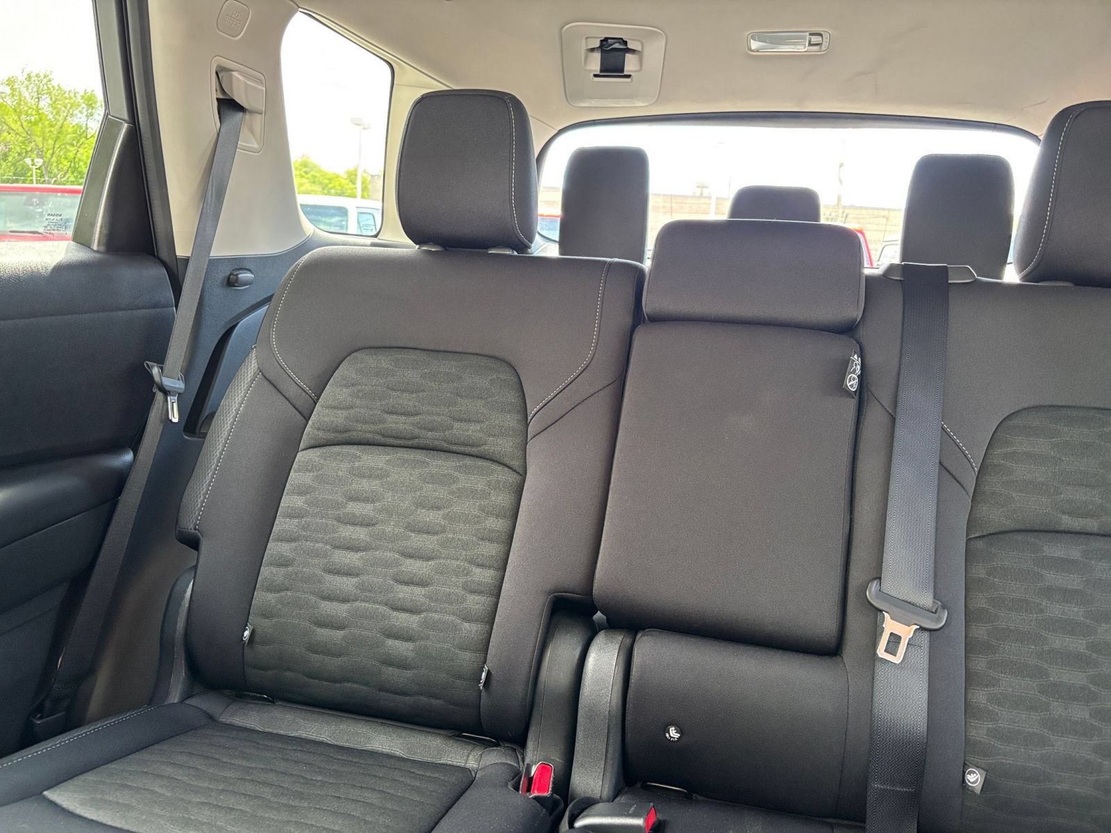 Used 2025 Nissan Pathfinder SV AWD/4WD image 40