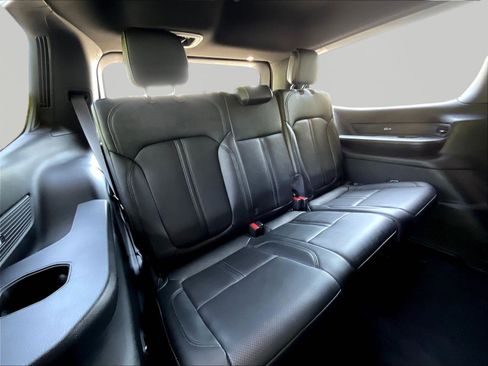 Used 2023 Jeep Wagoneer Series II AWD/4WD image 26
