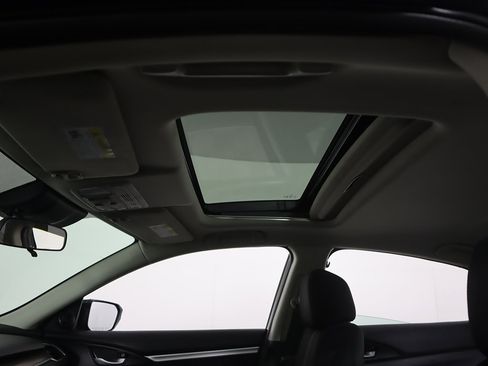 Used 2020 Honda Civic EX image 17