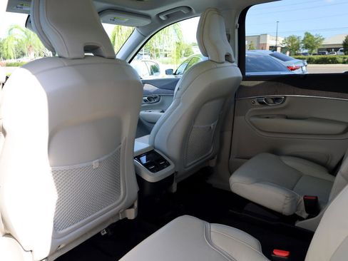 Used 2022 Volvo XC90 T6 Inscription w/ Advanced Package image 14