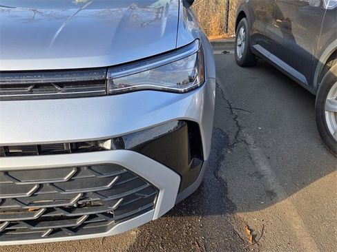 Used 2025 Volkswagen Taos S image 4