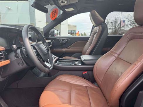 Used 2023 Lincoln Aviator Reserve w/ Elements Package Plus AWD/4WD image 13