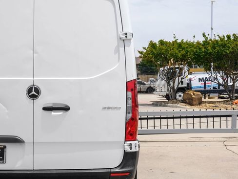 Used 2021 Mercedes-Benz Sprinter 2500 w/ Driver Convenience Package image 41