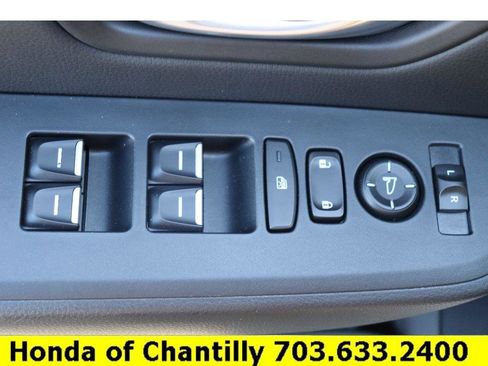 Certified 2025 Honda Pilot Touring image 24