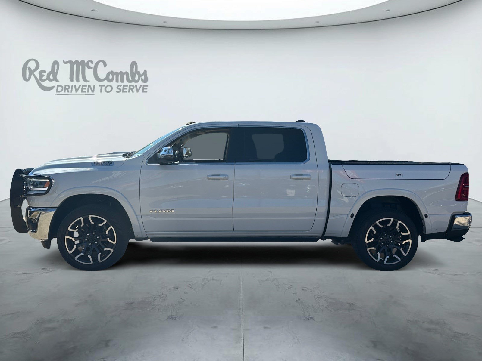 Used 2025 RAM 1500 Limited AWD/4WD image 8