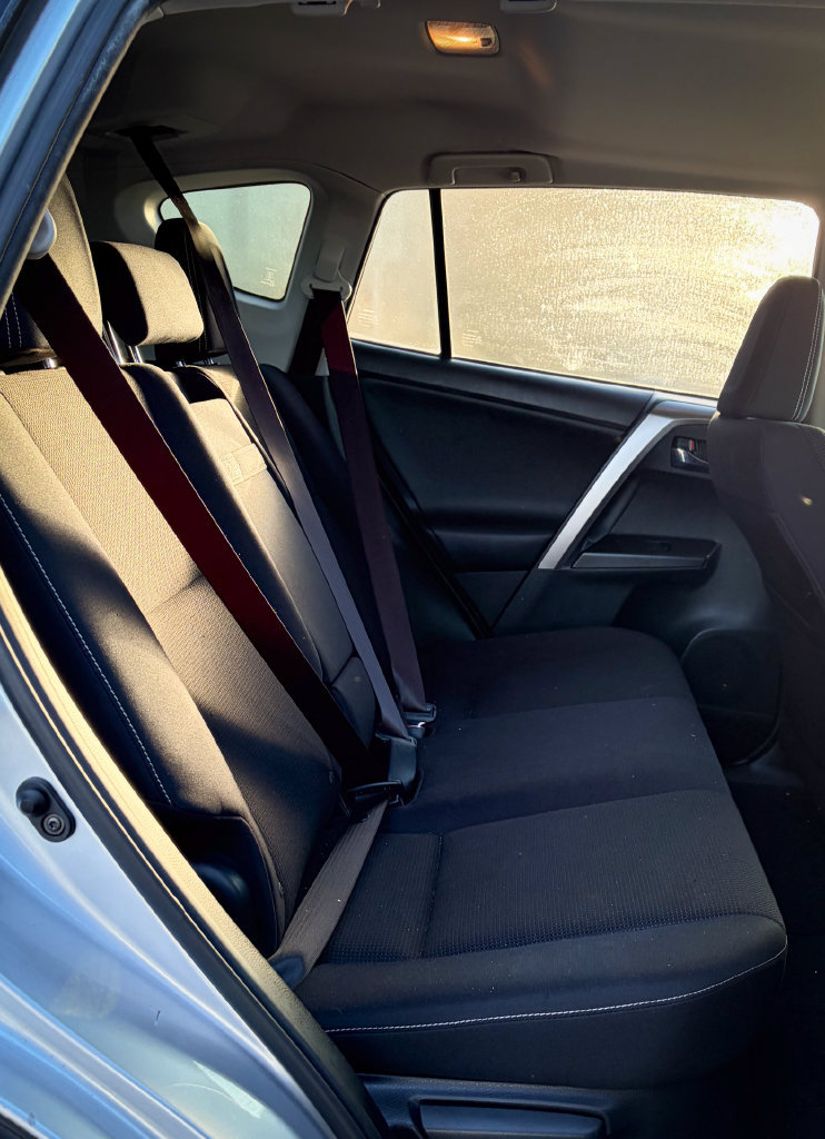 Used 2016 Toyota RAV4 XLE AWD/4WD image 25