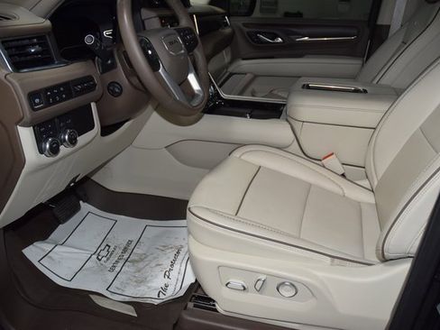 Used 2024 GMC Yukon XL Denali image 41