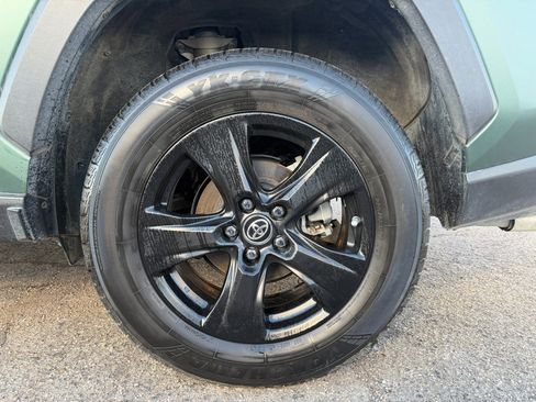 Used 2019 Toyota RAV4 XLE image 9