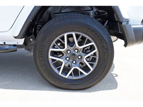 Used 2024 Jeep Wrangler Unlimited Sahara w/ Safety Group AWD/4WD image 30