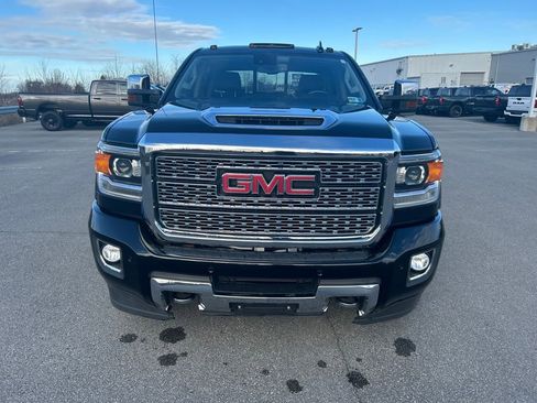 Used 2019 GMC Sierra 3500 Denali w/ Duramax Plus Package AWD/4WD image 3