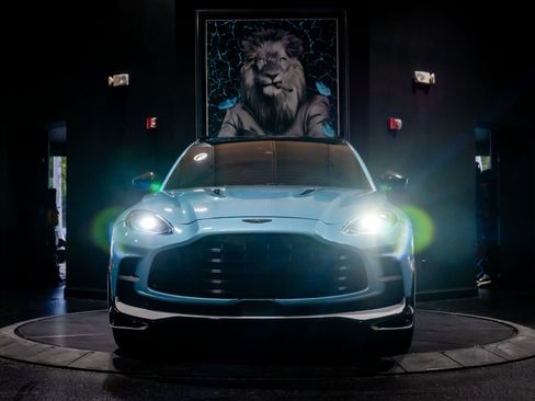 Used 2023 Aston Martin DBX 707 AWD/4WD image 12