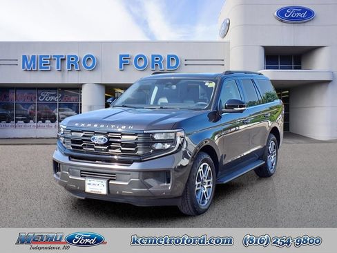 Certified 2025 Ford Expedition Active AWD/4WD image 7