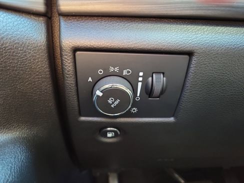 Used 2022 Jeep Grand Cherokee Laredo X image 25