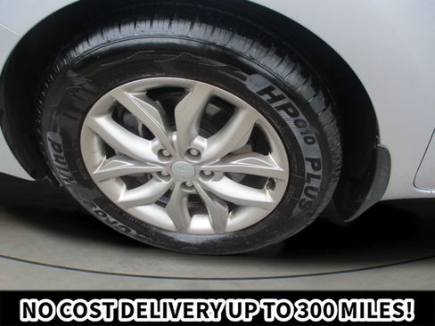 Used 2019 Kia Sedona EX FWD image 32