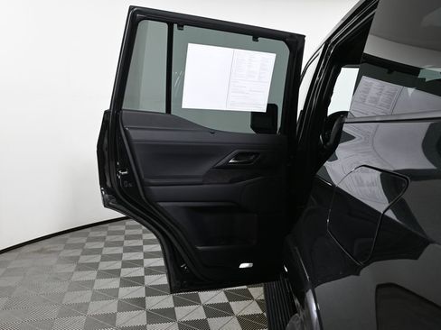 Used 2025 Lexus GX 550 w/ Accessory Package (2T) AWD/4WD image 29