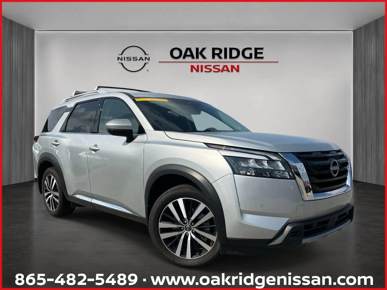 Used 2025 Nissan Pathfinder Platinum w/ Cargo Package FWD image 1