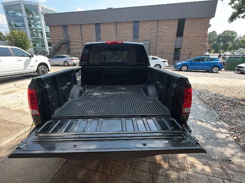 Used 2009 Nissan Titan SE RWD image 6