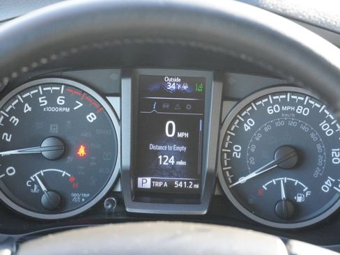 Certified 2023 Toyota Tacoma TRD Off-Road image 30