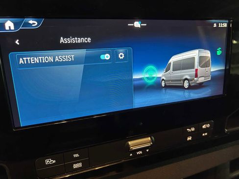 Used 2025 Mercedes-Benz Sprinter 2500 image 32