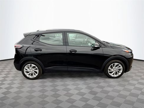 Used 2023 Chevrolet Bolt EUV LT image 5