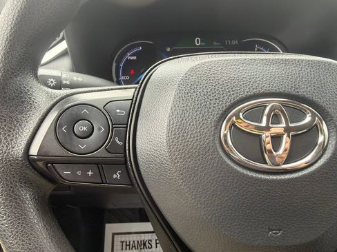 Used 2025 Toyota RAV4 XLE AWD/4WD image 23