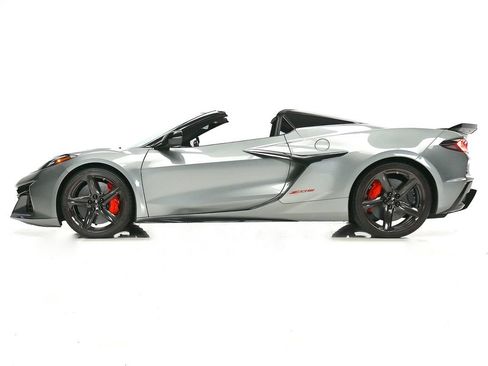 Used 2024 Chevrolet Corvette Z06 w/ Stealth Interior Trim Package RWD image 25