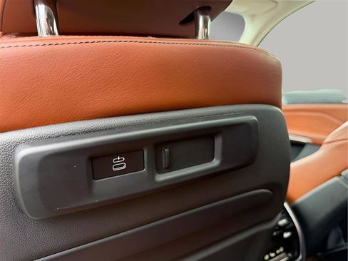 Used 2020 BMW X7 xDrive40i w/ Premium Package AWD/4WD image 31