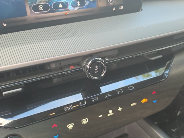 Used 2025 Nissan Murano SV FWD image 29