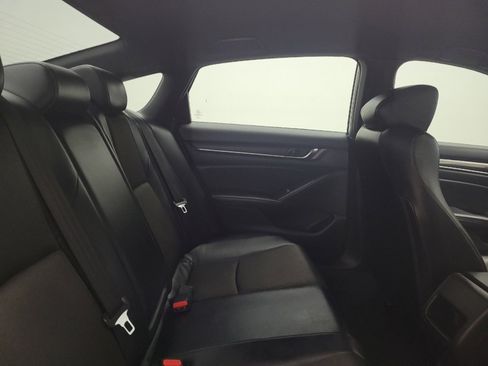 Used 2018 Honda Accord Sport image 19