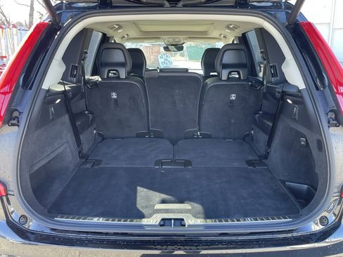 Used 2023 Volvo XC90 B6 Plus image 7