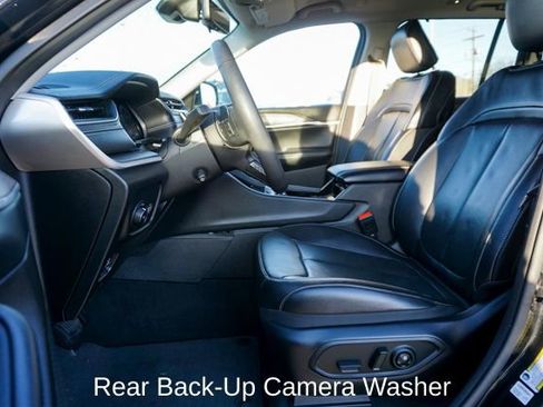 Used 2023 Jeep Grand Cherokee Limited w/ Luxury Tech Group II image 15