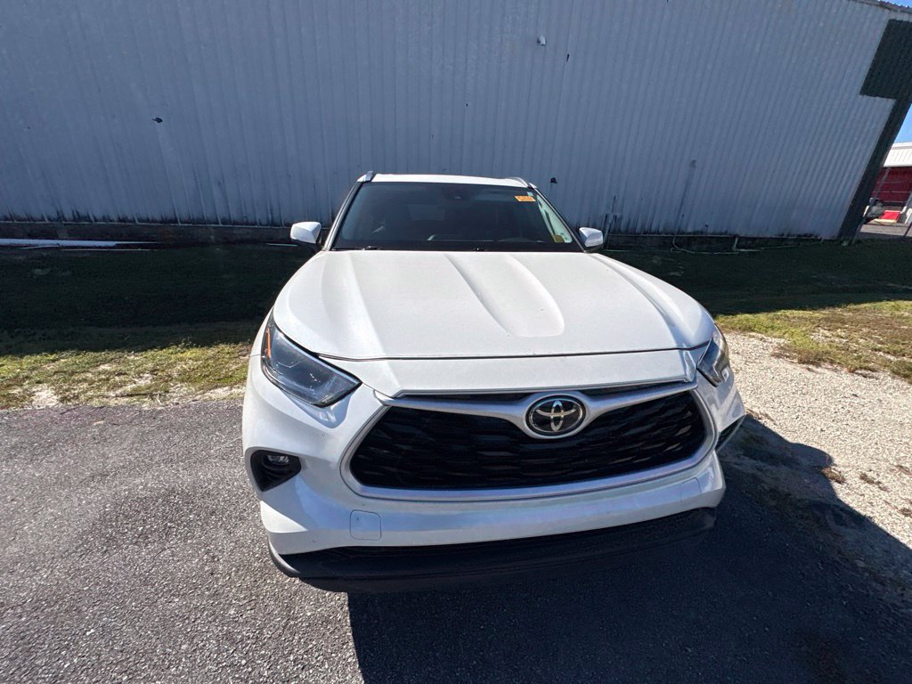 Used 2021 Toyota Highlander XLE FWD image 8