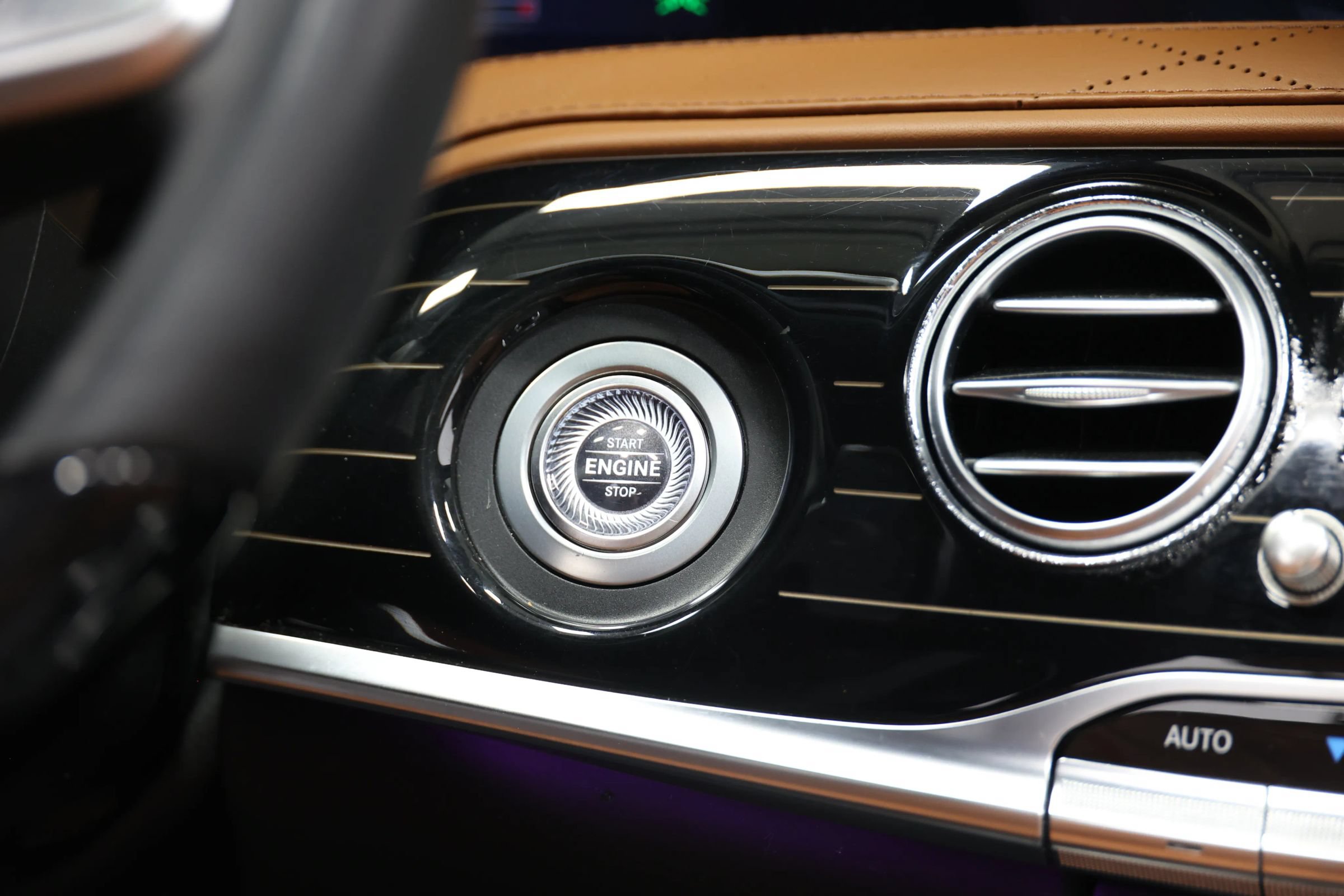 Used 2019 Mercedes-Benz Maybach S 560 4MATIC image 46