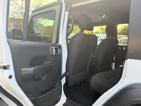 Used 2020 Jeep Wrangler Unlimited Sport S image 19