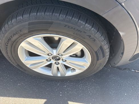 Used 2019 Kia Sportage LX w/ LX Popular Package image 4